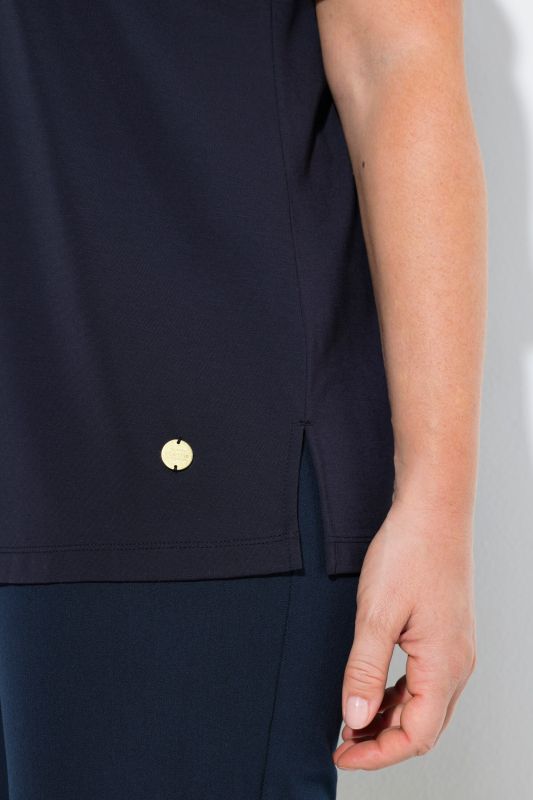 Goblet Collar Rosette Applique Tee