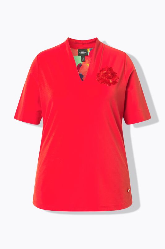 Goblet Collar Rosette Applique Tee