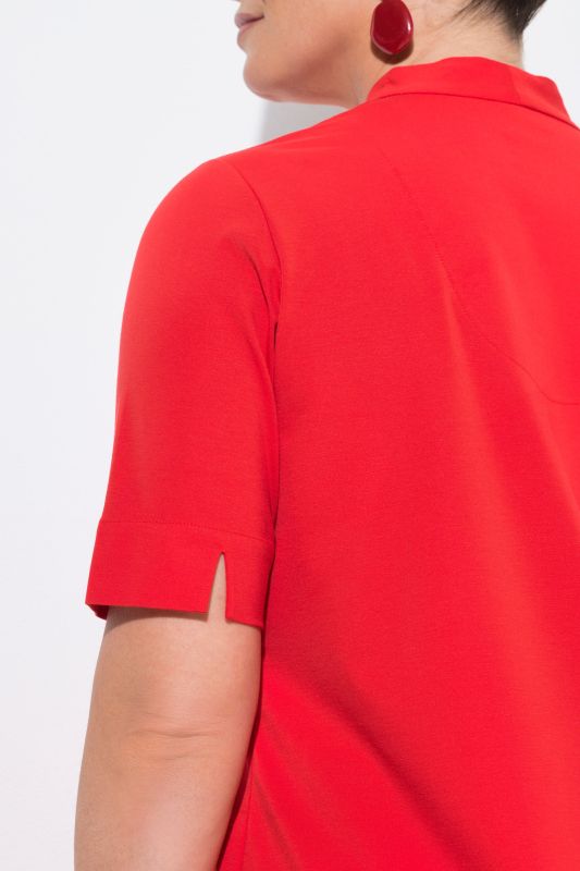Goblet Collar Rosette Applique Tee