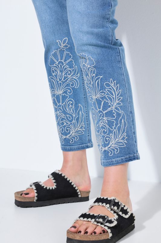 Embroidered Hem Mom Jeans
