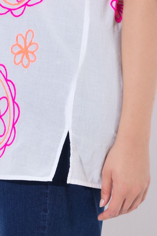 Paisley Embroidered Short Sleeve Blouse