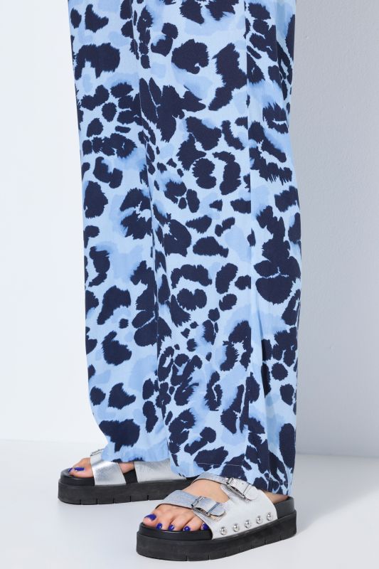 Slip-on trousers