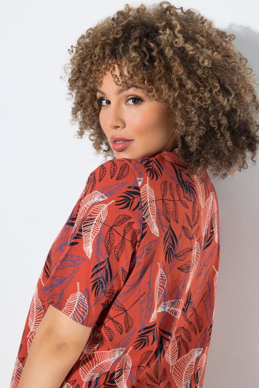 Leaf Print Pleated Short Sleeve Tee