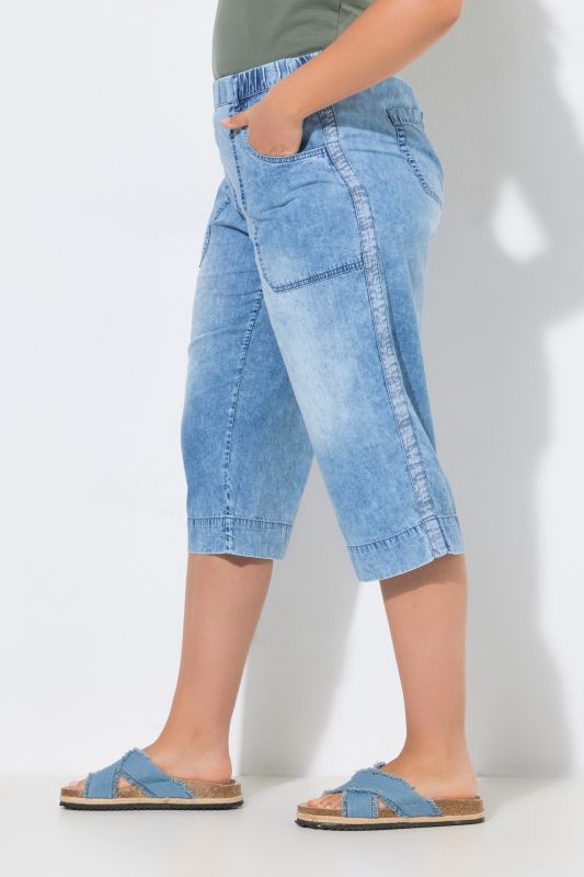 Stonewashed Elastic Waist Denim Capris
