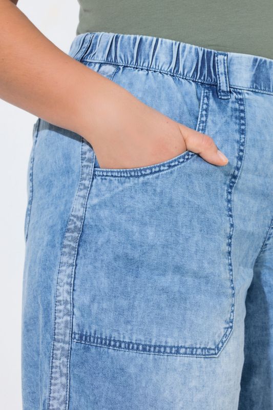 Stonewashed Elastic Waist Denim Capris
