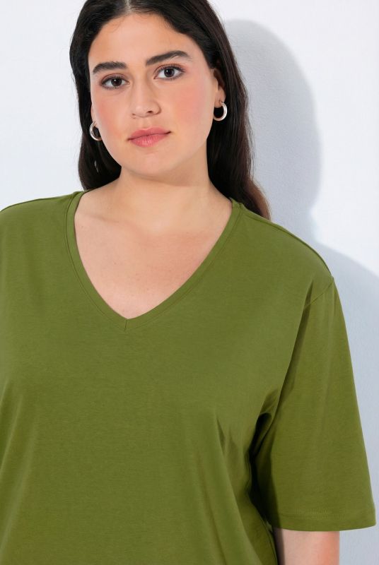 Basic V-Neck Relaxed Fit Short Sleeve Tee