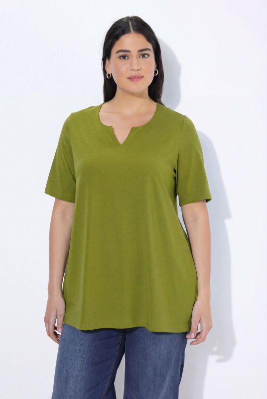 Essential Notch Neck Stretch Tee