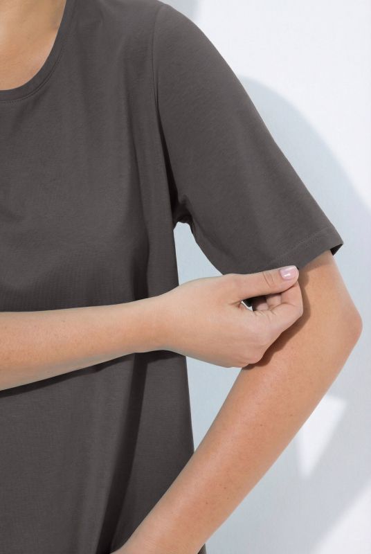 Essential Round Neck Stretch Tee