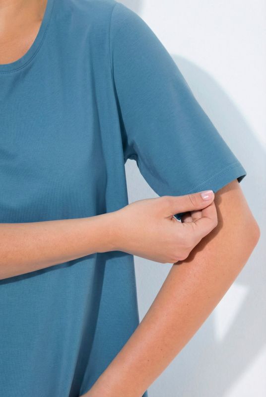 Essential Round Neck Stretch Tee