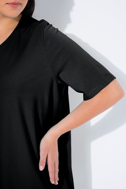 Essential V-Neck Stretch Tee