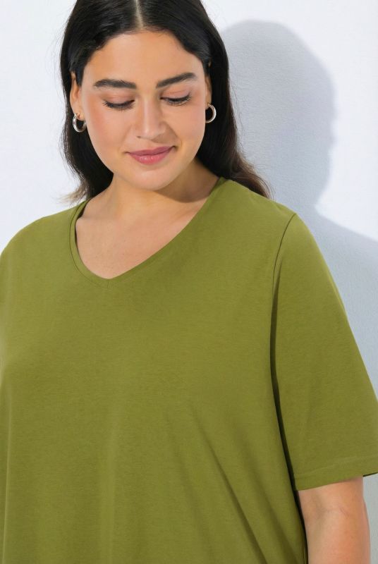 Essential V-Neck Stretch Tee