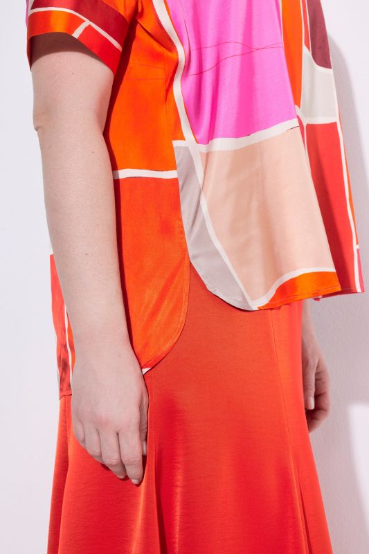 Abstract Print Stretch-Fit Viscose Blouse