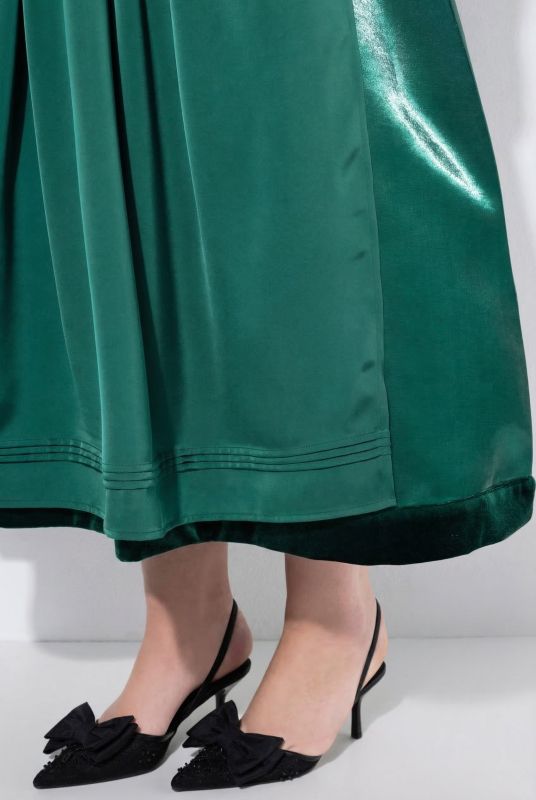 Detachable Flutter Sleeve Velvet Dirndl
