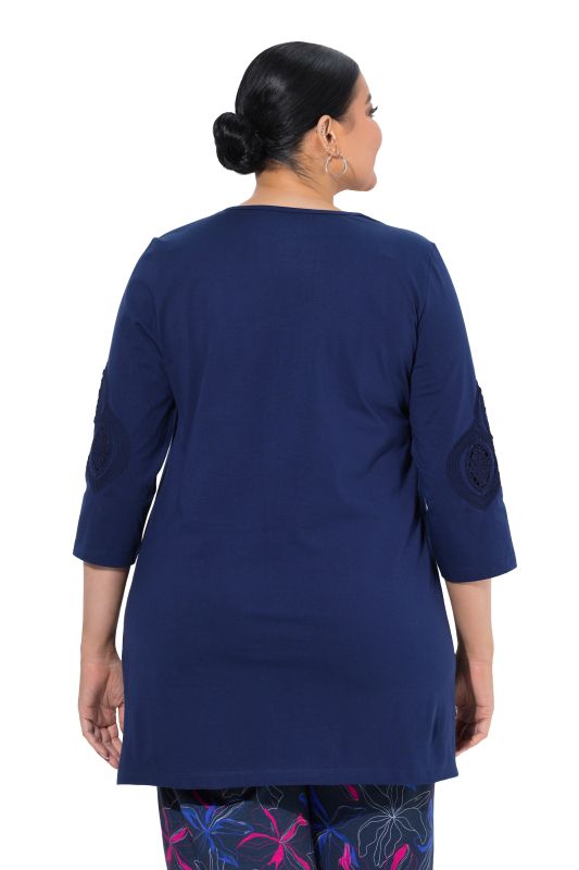 Embroidered 3/4 Sleeve Knit Tunic