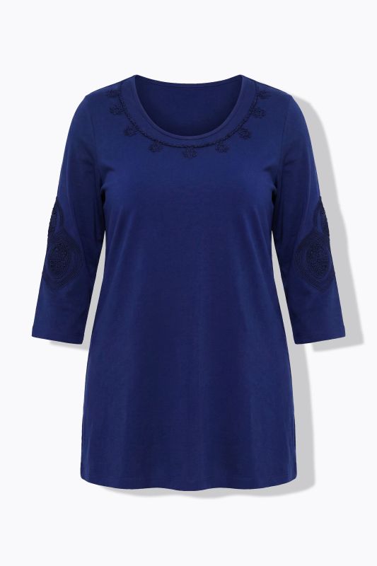 Embroidered 3/4 Sleeve Knit Tunic