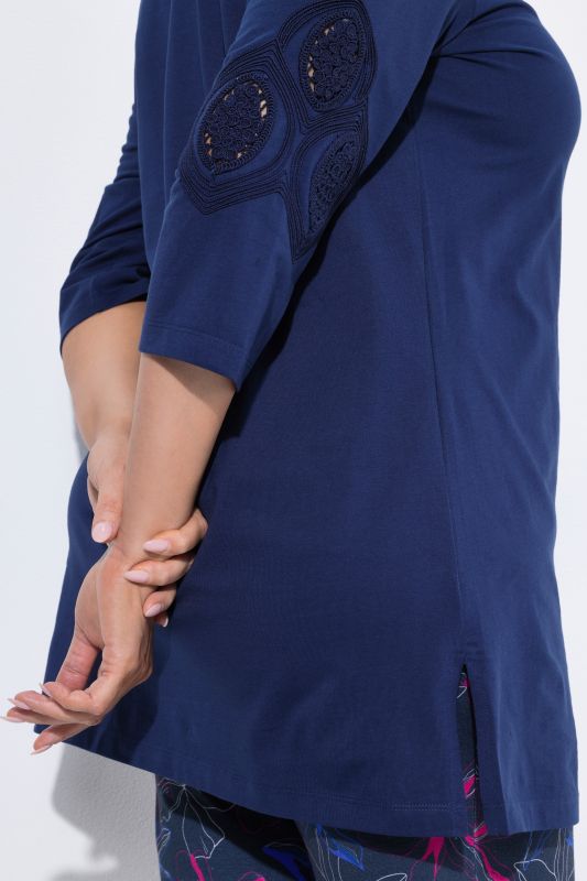 Embroidered 3/4 Sleeve Knit Tunic