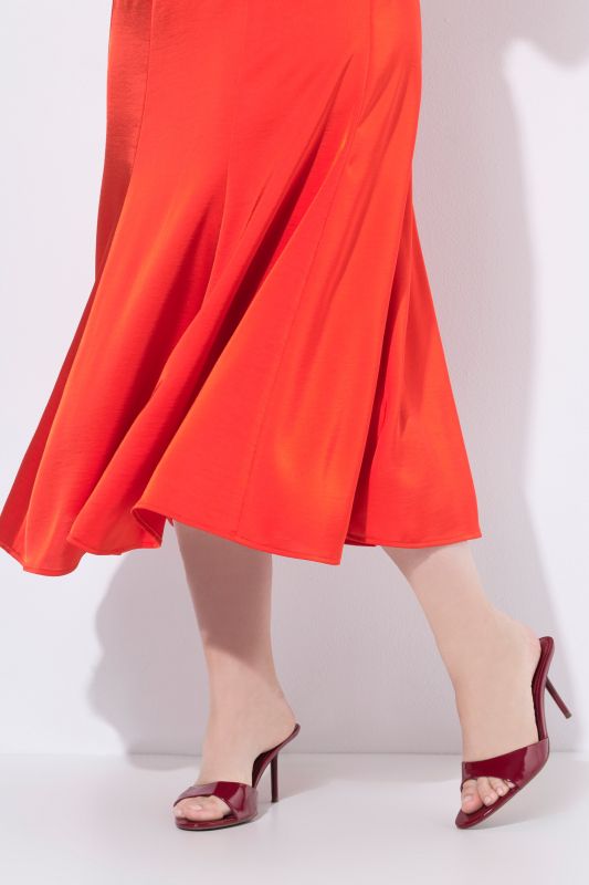 Shimmering Satin Elastic Waist Pleated Skirt