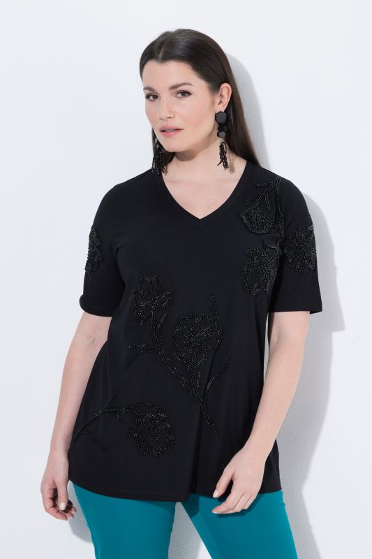 Beaded Flower Short Sleeve Tee