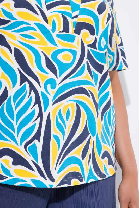 Swirling Leaf Split Neck Tee