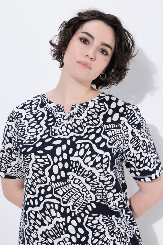 Abalone Print Short Sleeve Split Neck Tee