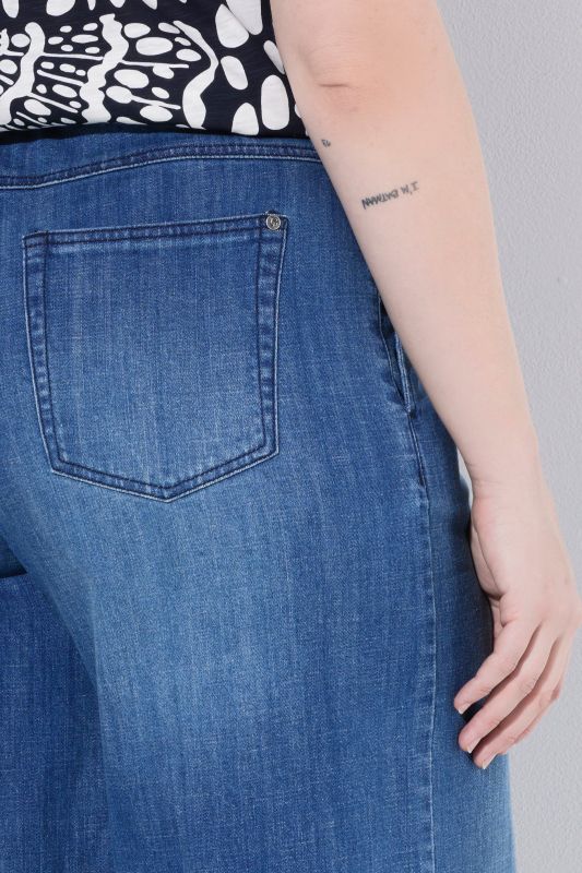 Cropped Stretch Fit Wide Leg Mary Jeans