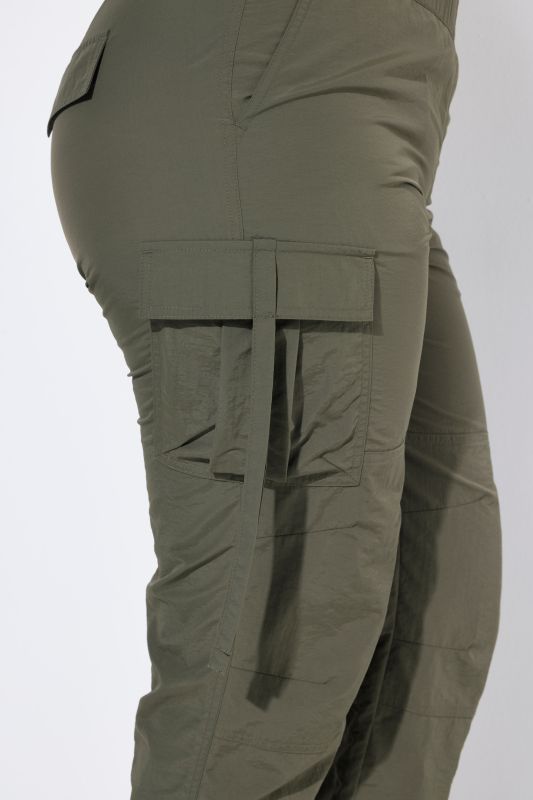 Cropped Elastic Waist Cargo Pants