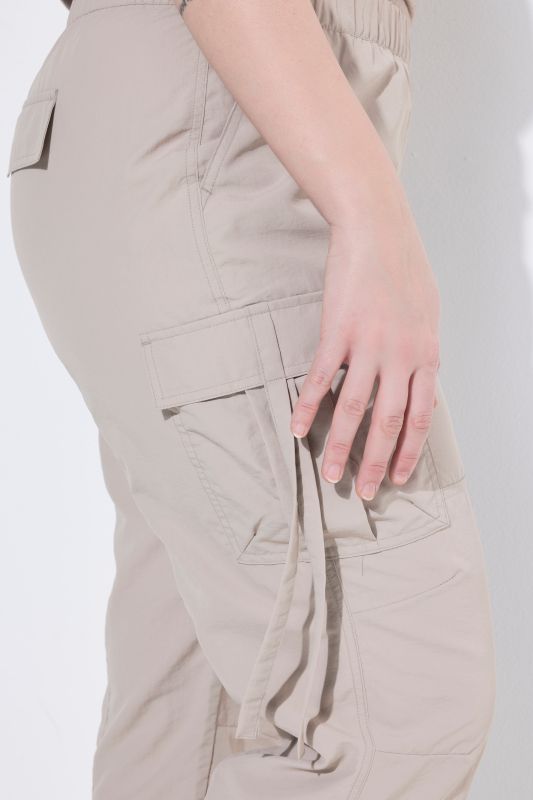 Cropped Elastic Waist Cargo Pants