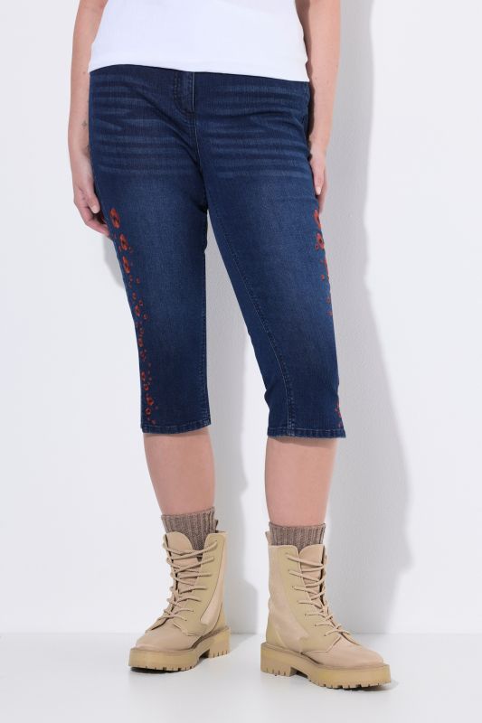 Floral Embroidered Stretch-Fit Denim Capris