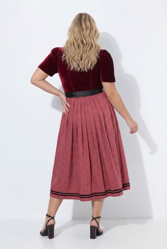 Sequined Heart Velvet Dirndl
