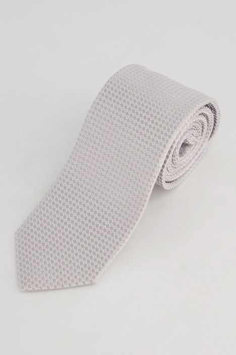 Tie and pocket square set