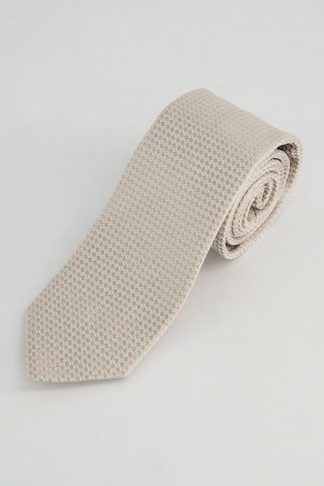 Tie and pocket square set