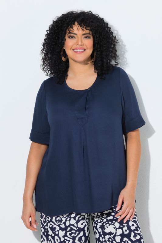 Quilted Placket Round Neck Short Sleeve Blouse