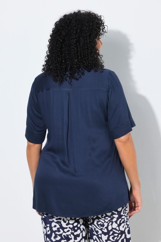 Quilted Placket Round Neck Short Sleeve Blouse