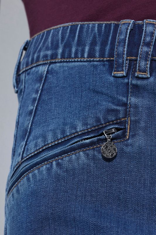 Stretch-Fit Zip Pocket Mony Style Jeans