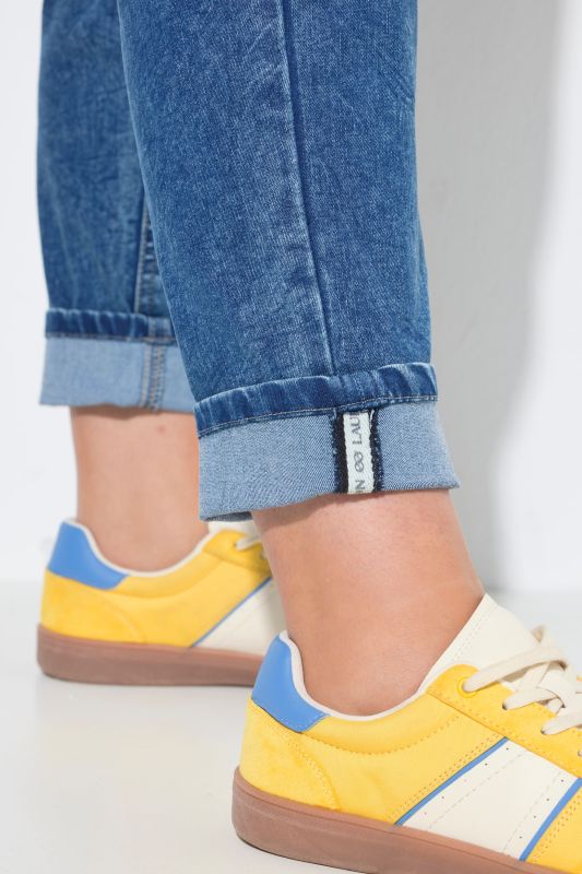 Carrot jeans