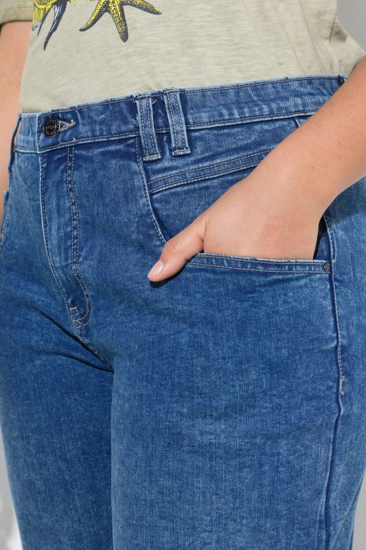 Carrot jeans