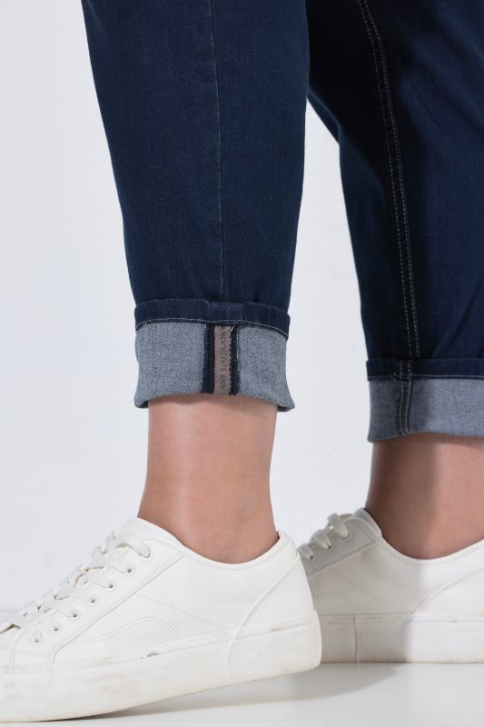 Carrot jeans