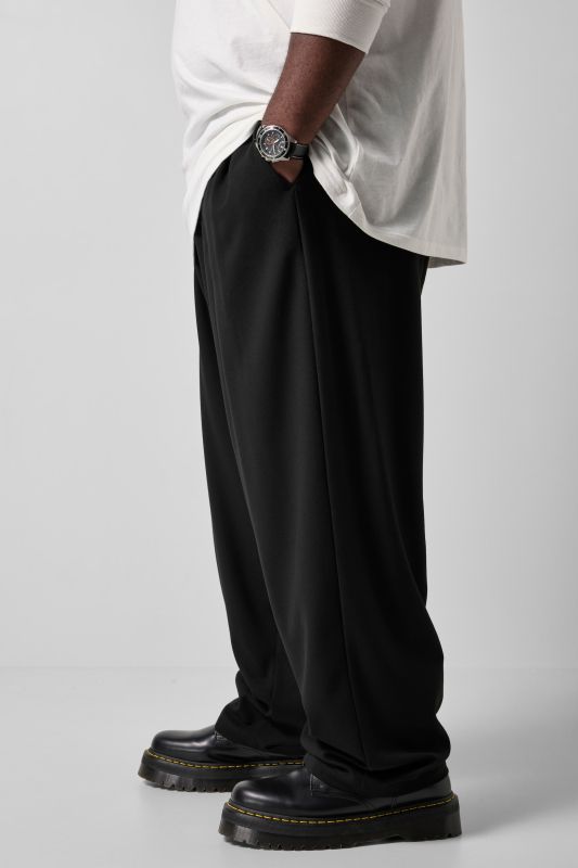 STHUGE pleated trousers