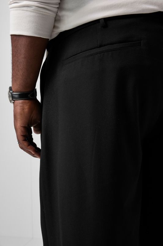 STHUGE pleated trousers