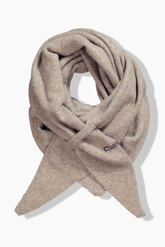 Knitted scarf