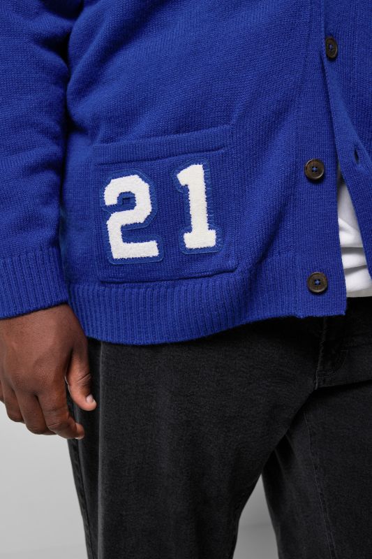 STHUGE cardigan