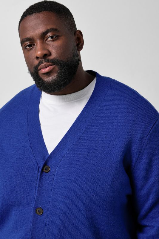 STHUGE cardigan