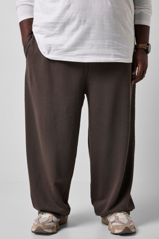 STHUGE sweatpants