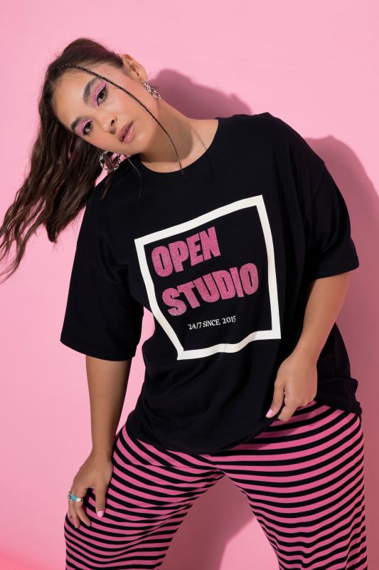 OPEN STUDIO Textured Short Sleeve Graphic Tee