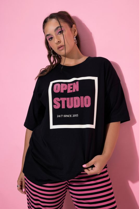 OPEN STUDIO Textured Short Sleeve Graphic Tee
