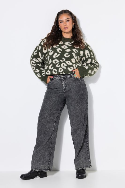 Snow Wash Stretch Fit Wide Leg Jeans