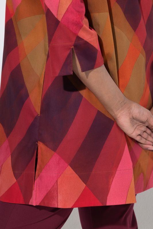 Abstract Stripe 3/4 Sleeve Button-Down Tunic Blouse