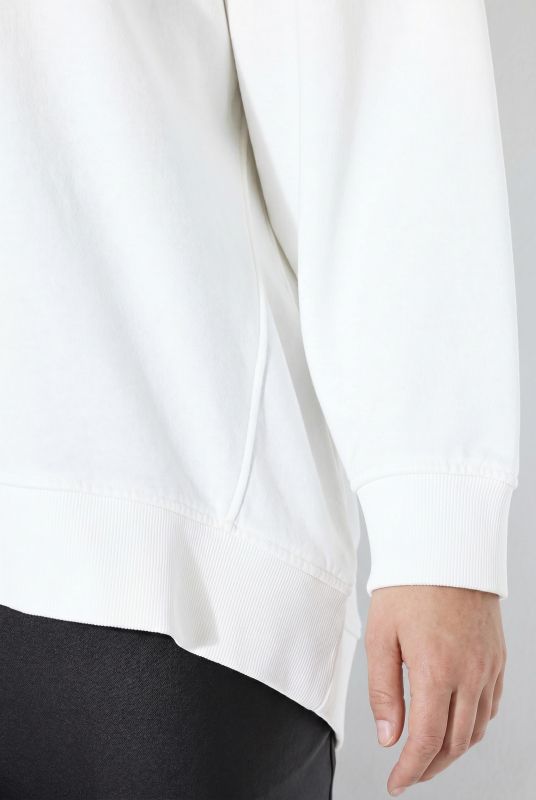 Vertical Seam Long Sleeve Sweatshirt