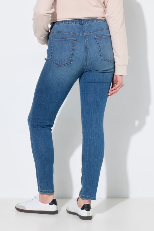 Light Wash Stretch Fit Slim Leg Jeans