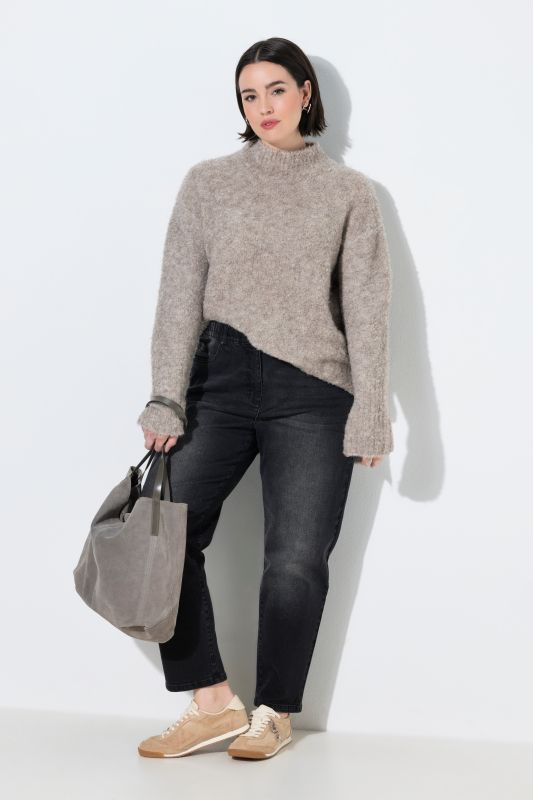 Tapered Leg Stretch Fit Mom Jeans